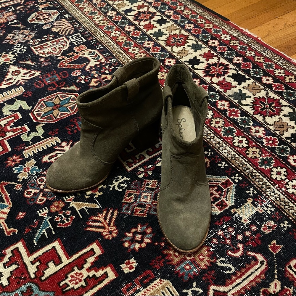 Splendid Grey 9.5 heeled cowboy boots